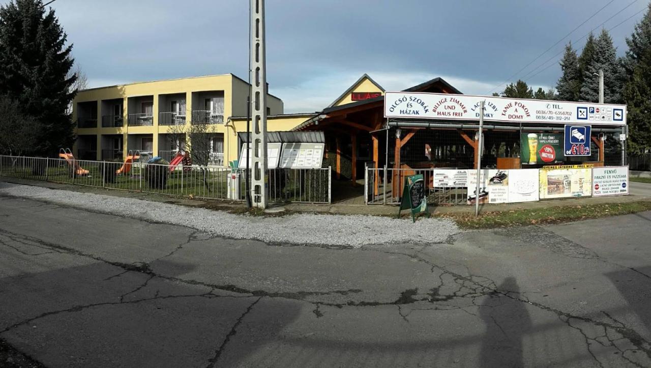 Grill Terasz Etterem Es Szallashely Mezőkövesd Exteriér fotografie