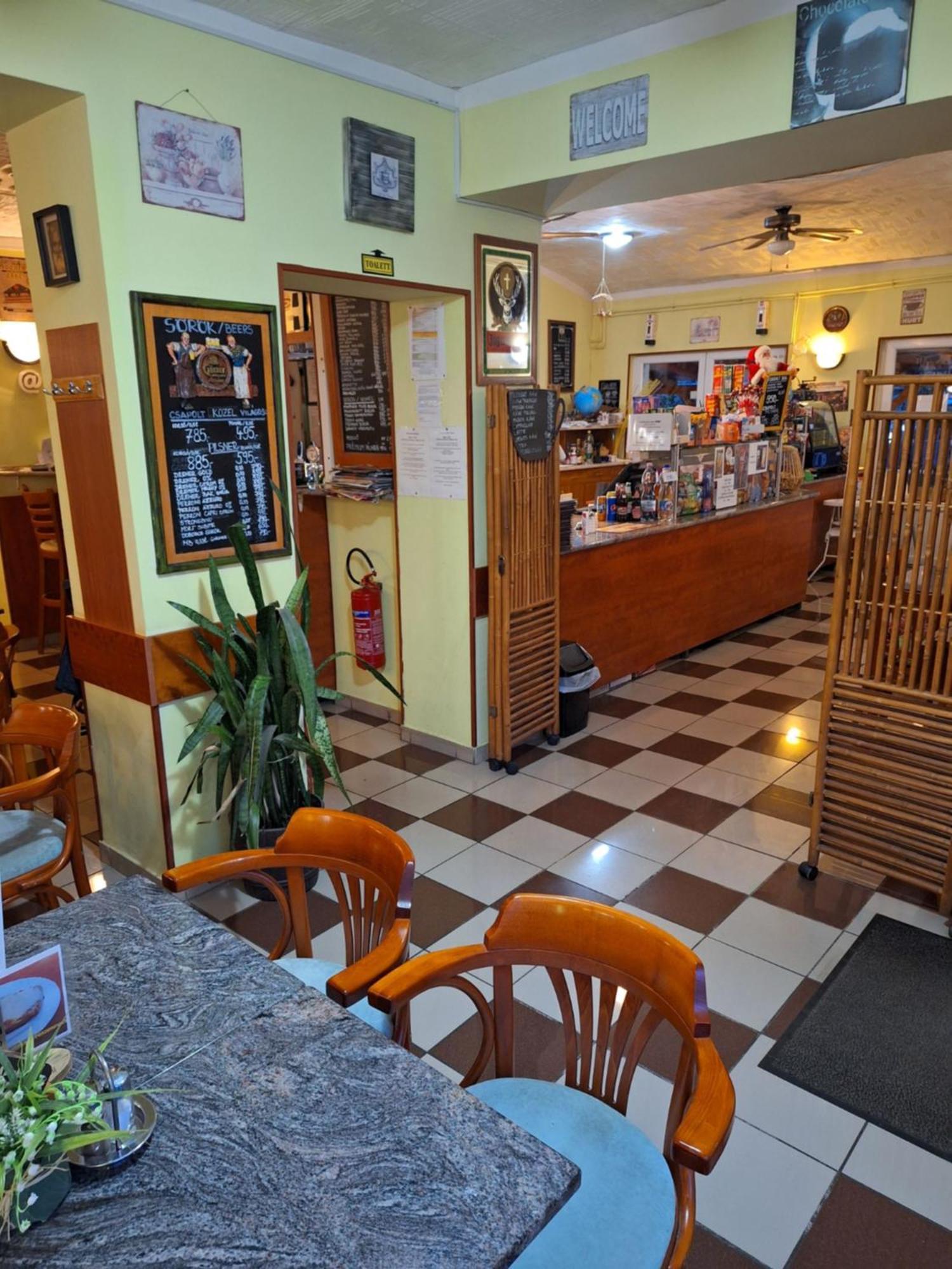 Grill Terasz Etterem Es Szallashely Mezőkövesd Exteriér fotografie