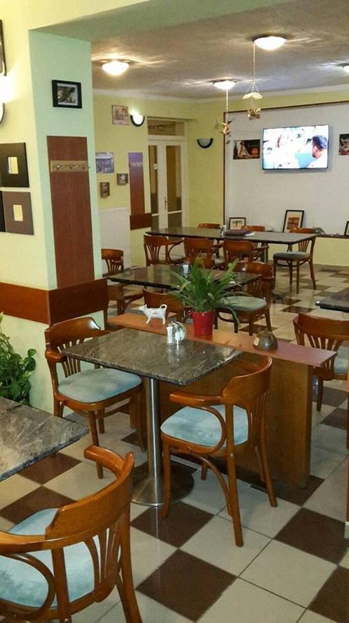 Grill Terasz Etterem Es Szallashely Mezőkövesd Exteriér fotografie