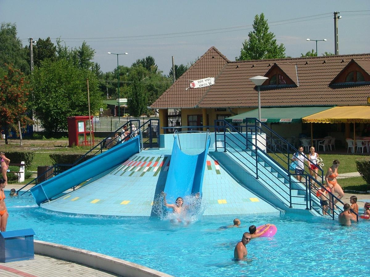 Grill Terasz Etterem Es Szallashely Mezőkövesd Exteriér fotografie