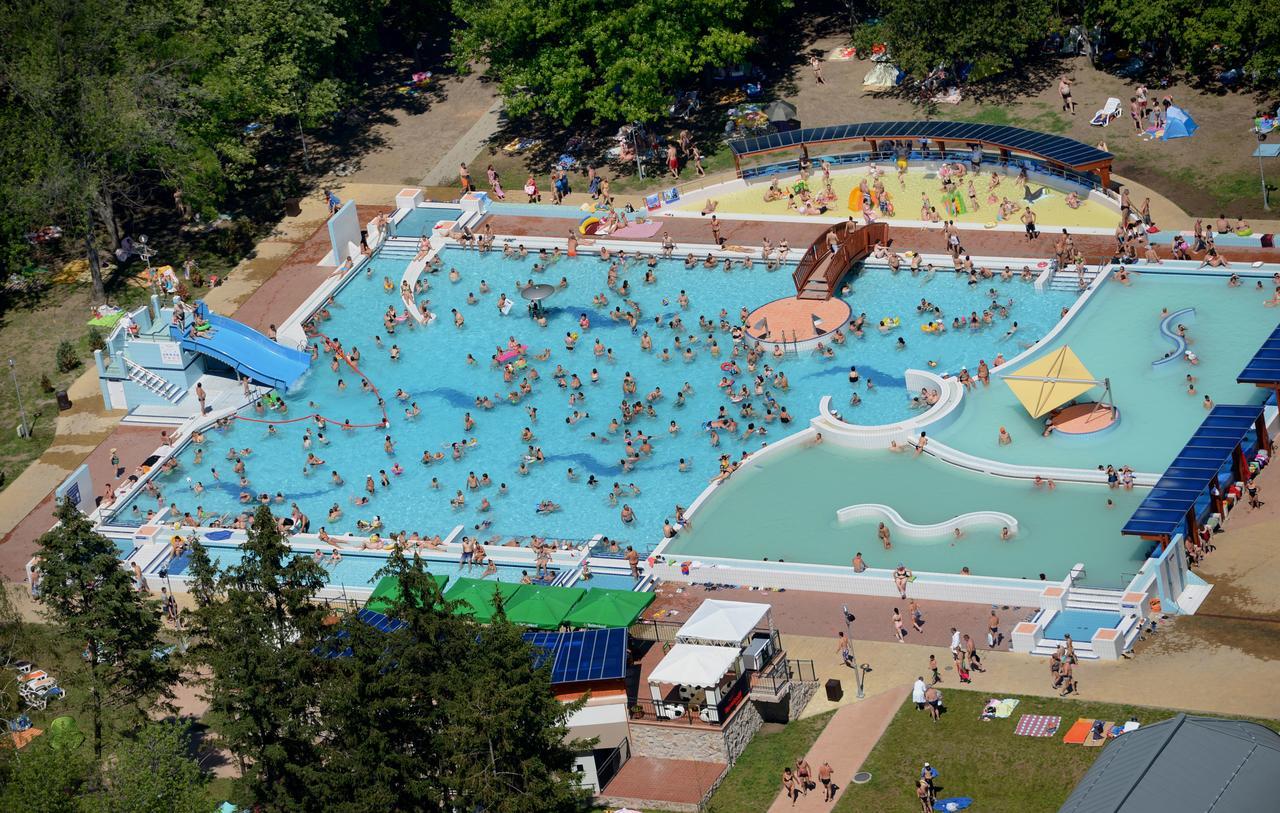 Grill Terasz Etterem Es Szallashely Mezőkövesd Exteriér fotografie