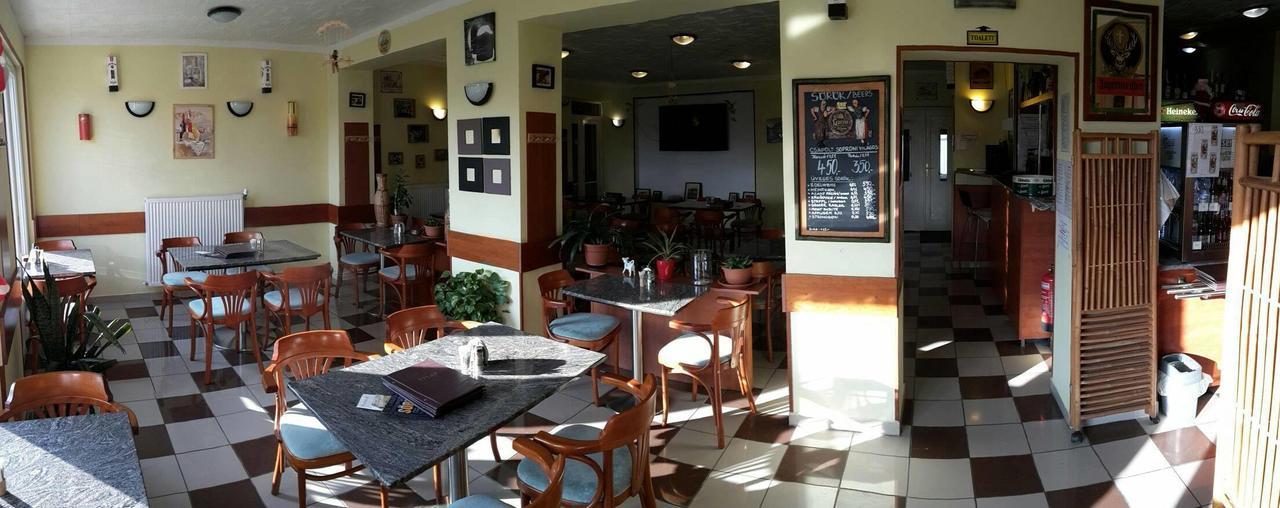 Grill Terasz Etterem Es Szallashely Mezőkövesd Exteriér fotografie