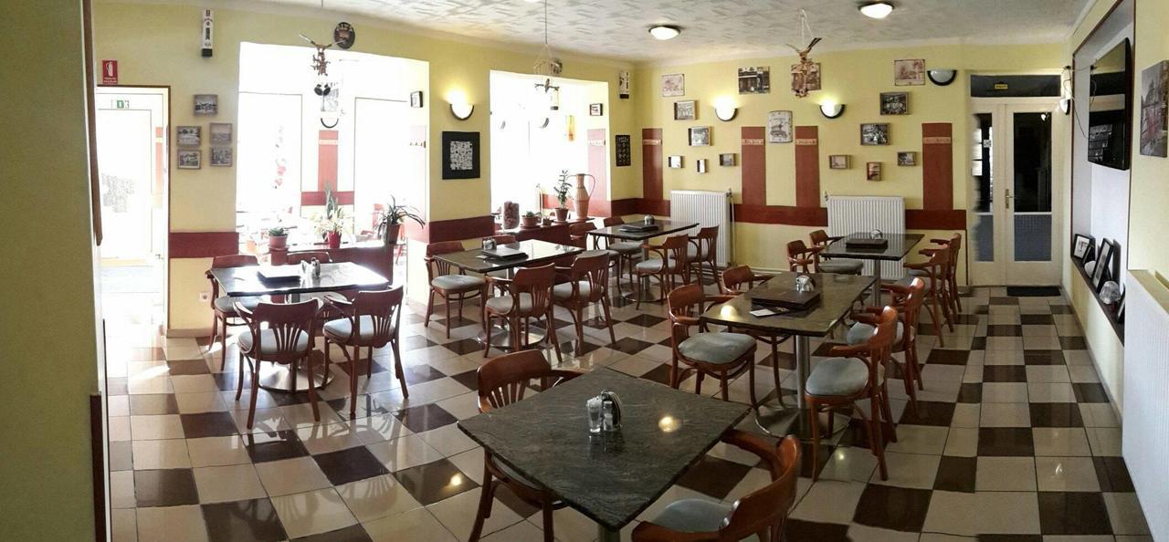 Grill Terasz Etterem Es Szallashely Mezőkövesd Exteriér fotografie