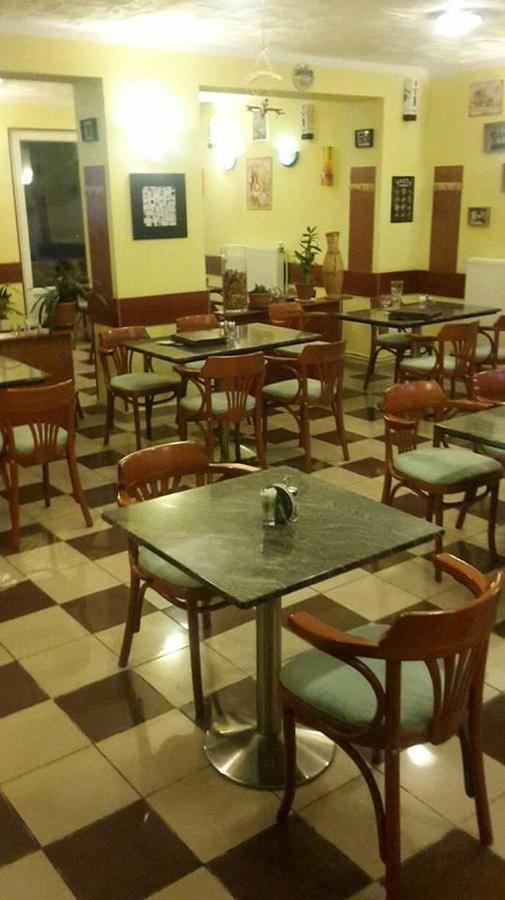 Grill Terasz Etterem Es Szallashely Mezőkövesd Exteriér fotografie